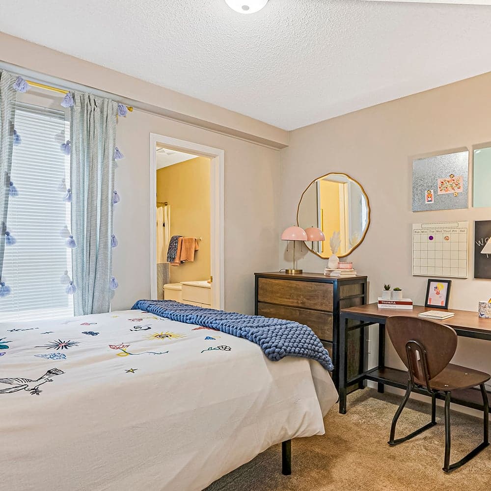 Model-Bedroom-03-Enclave-425-Athens-GA-10