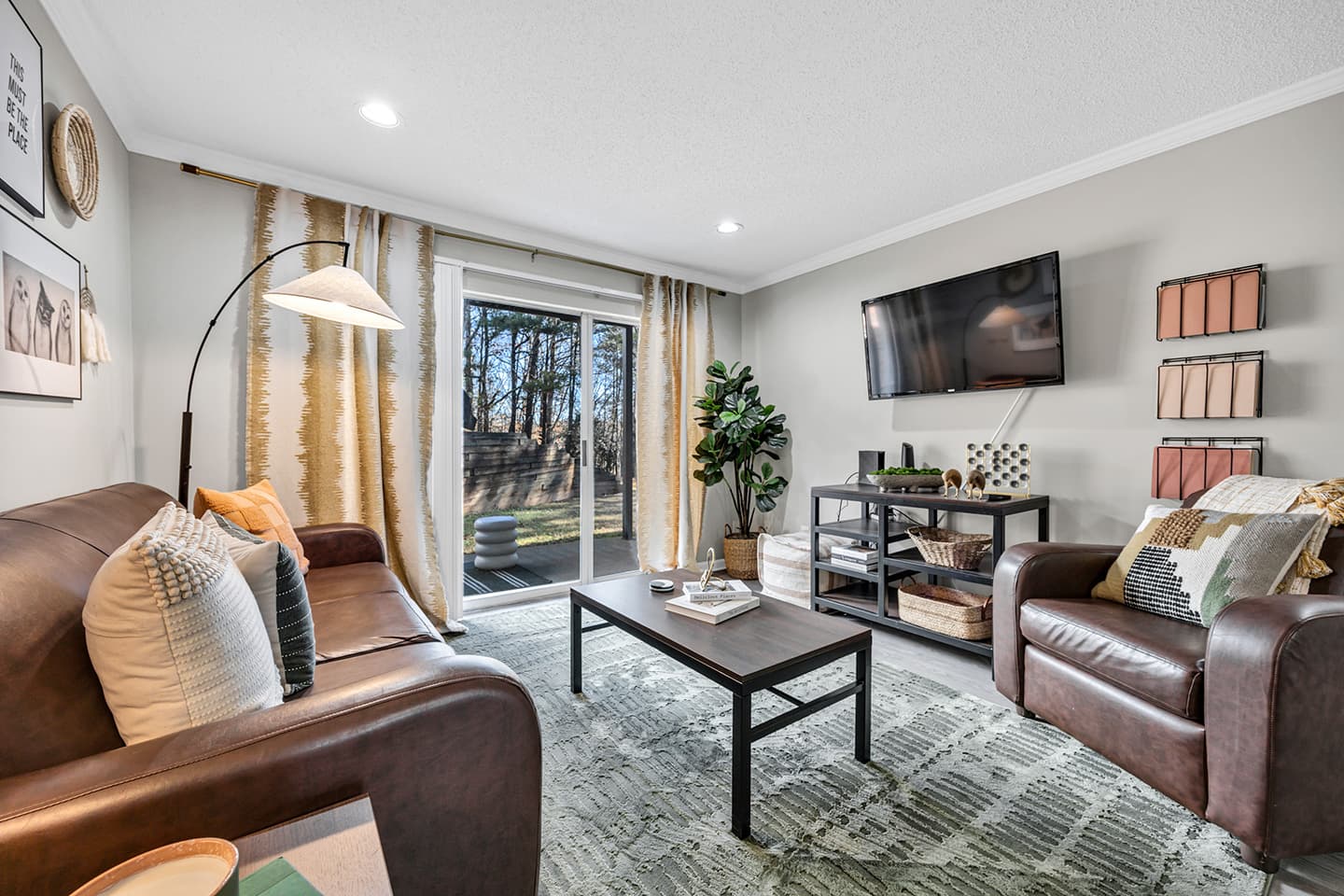 62-Enclave-425---Model---Living-Room-(1)